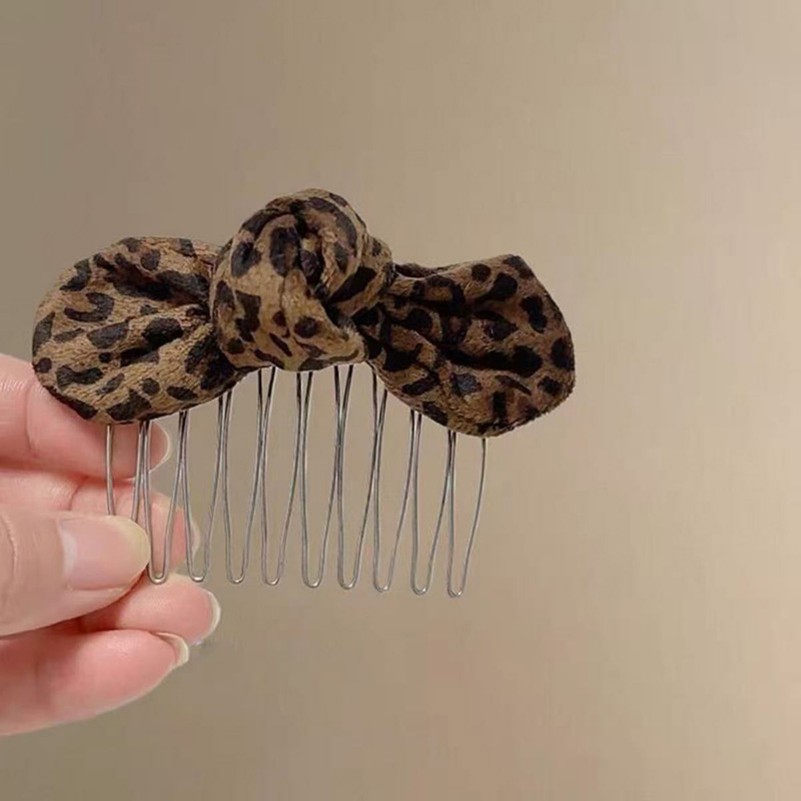 1PC 레오파드 프린트 보우 헤어 빗 여성용 귀여운 플 - Hair Care Ingredients 리뷰 및 가격